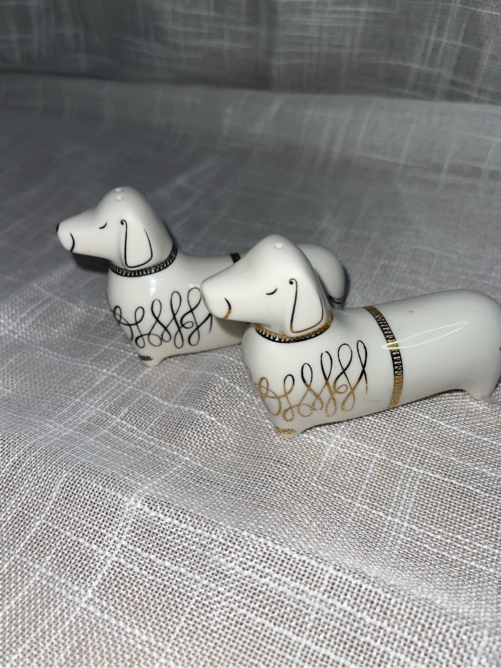 Kate Spade White Ceramic Dog Salt and Pepper Shakers with Gold and Black Accents - Picture 1 of 5